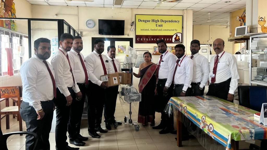 You are currently viewing Ceylinco Life presents more medical equipment to company-donated HDU at Jaffna Hospital